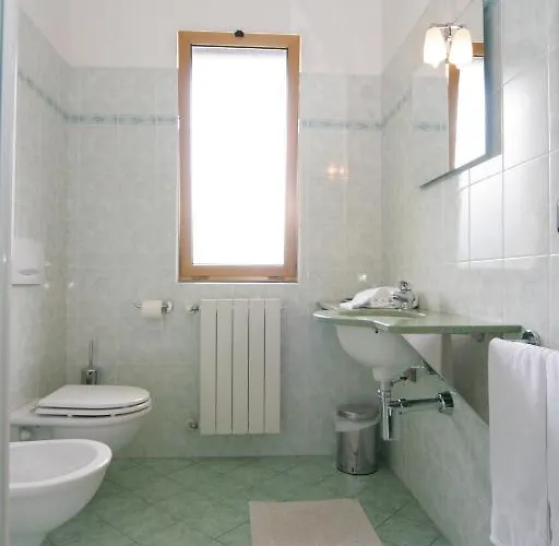 Отель Monterosa 3*