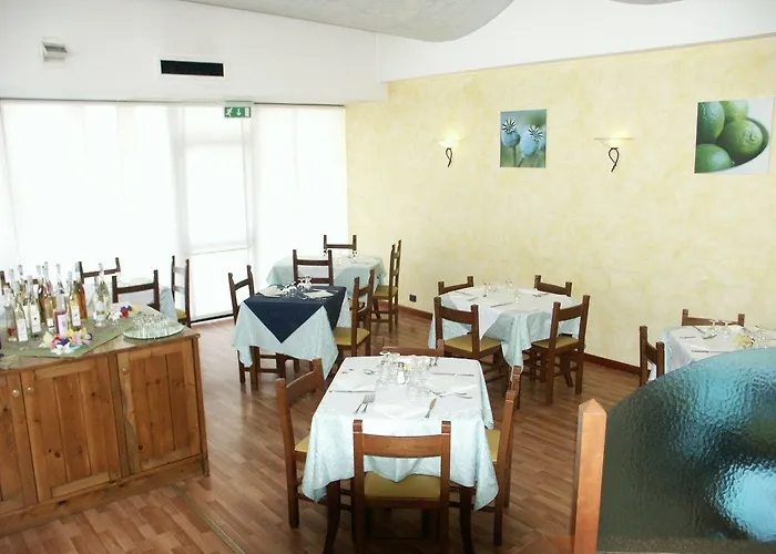 Monterosa Отель